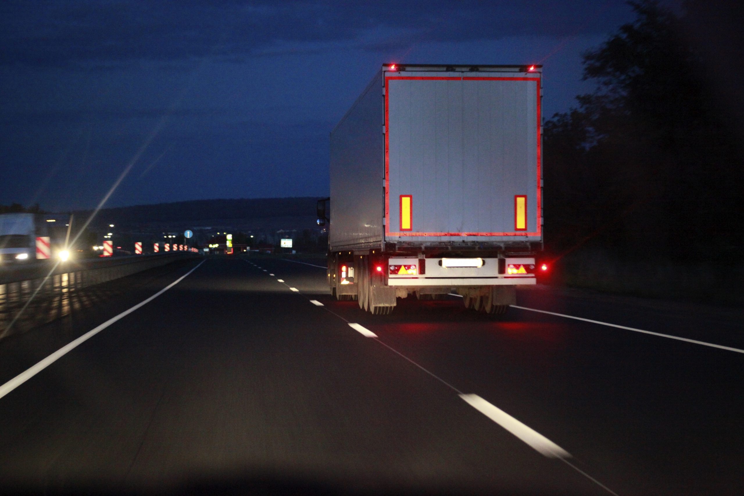 was-bedeutet-in-transit-l-sungen-um-ihr-paket-schnell-zu-erhalten